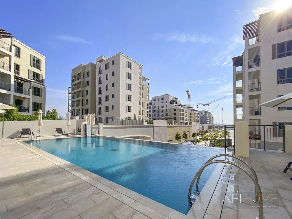 WelHome - Mesmerizing Sea & Burj Khalifa Views Apt at La Voile