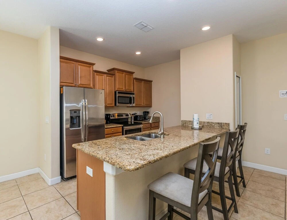 Cozzy home 5Bdr 5Bath with Pvt Pool and close to Disney parks