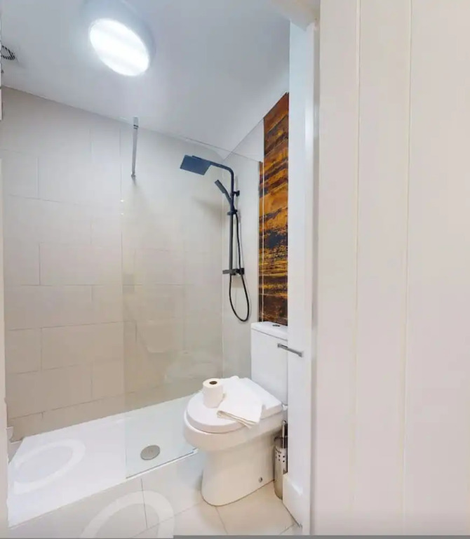 Stylish Bedford Town Centre Apartment 5 Sleeps 6 Fast Wi-fi