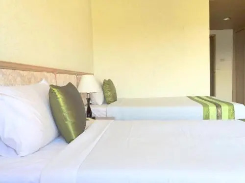 Takiab Beach Pool Villa
