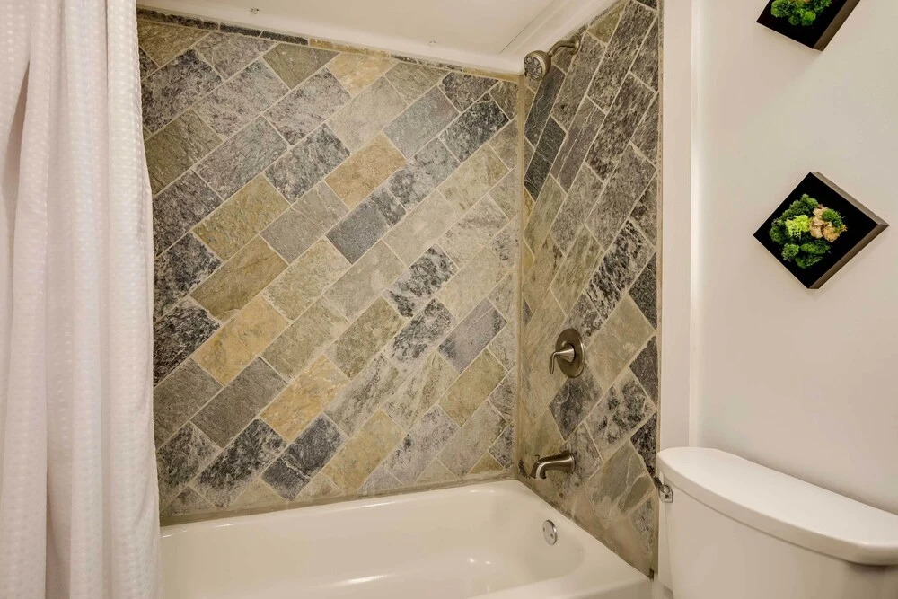 Serene Dallas Condo w/ Pool - Walkable Location!