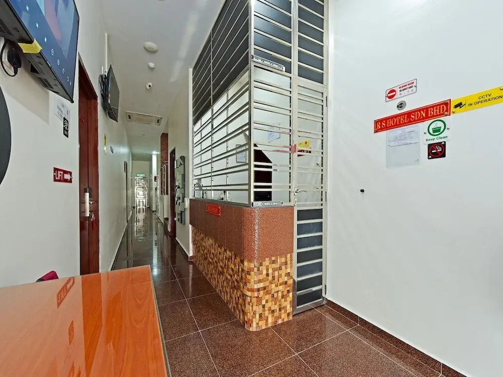 Super OYO Capital O 90687 Rs Hotel
