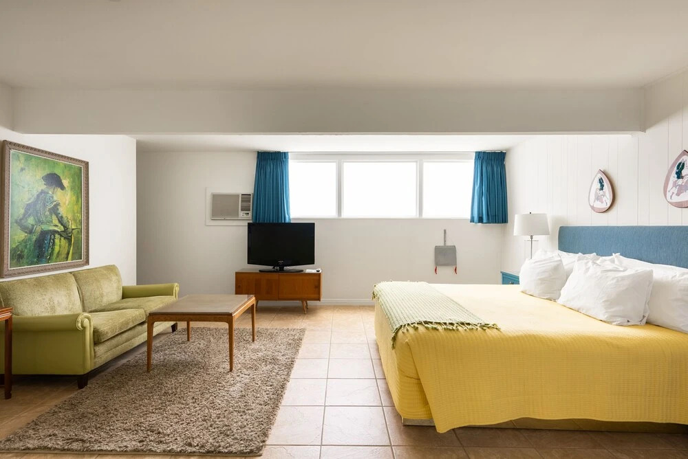 Monkey Tree Hotel 2 by Avantstay Stylish Hotel in Palm Springs w/ Pool!