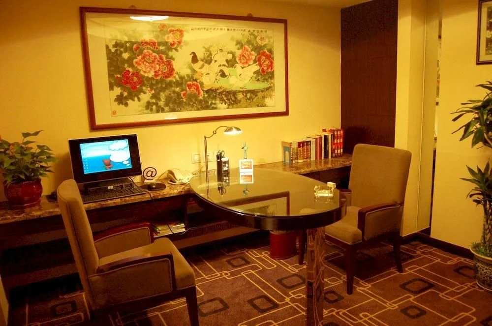 Jinghu Hotel