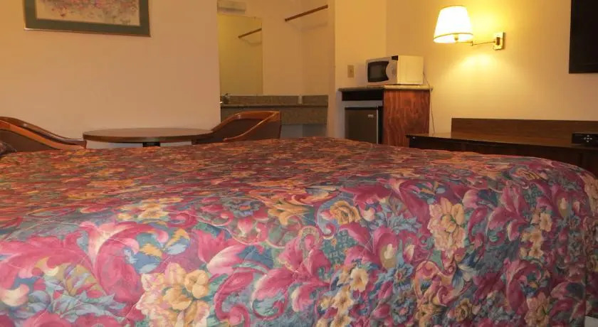Courtesy Inn Motel