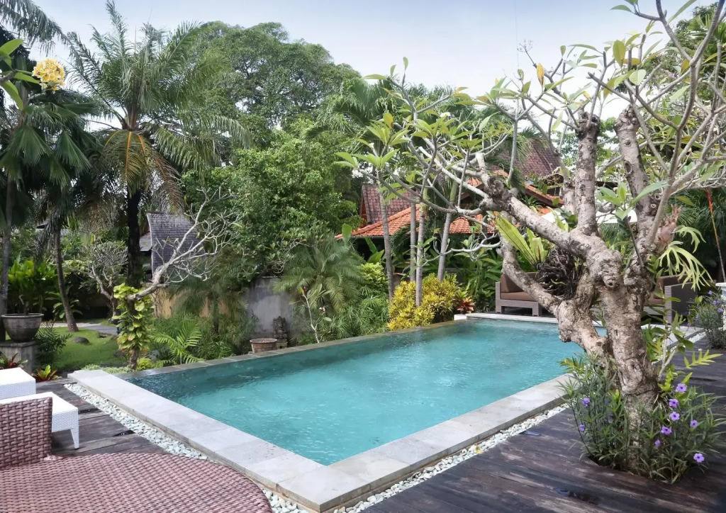 Cove Urbanest Inn
