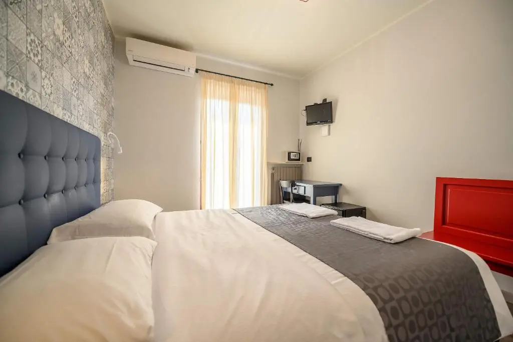 Hotel & Apartments " Perpoin "