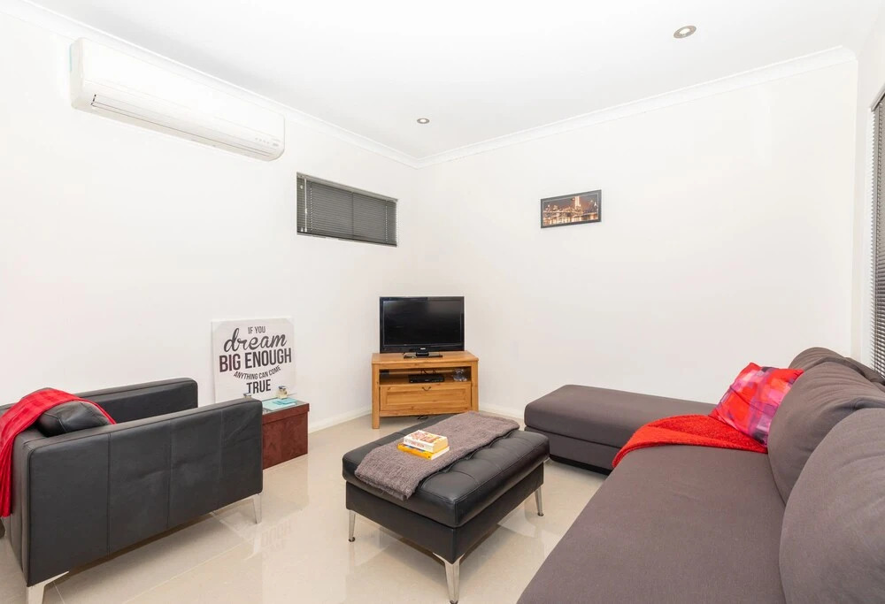 Conveniently Located Luxury Home - 10 Mins from CBD