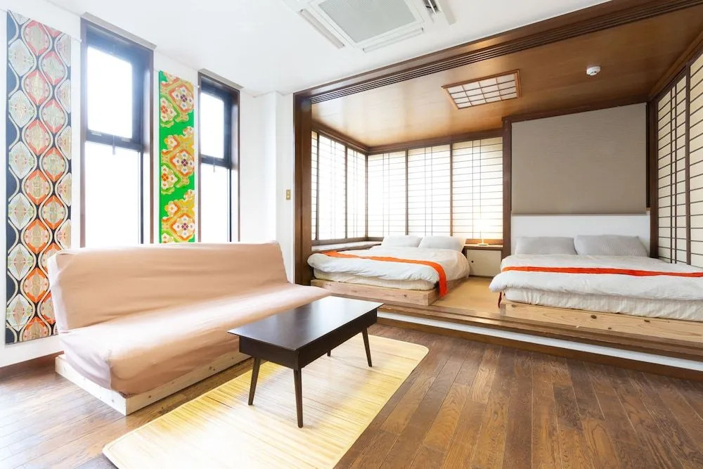 GUESTHOUSE HAKOZAKI GARDEN - Hostel