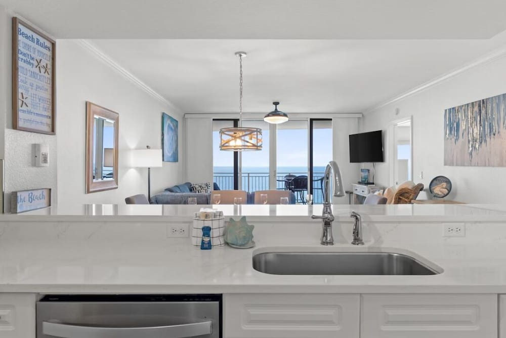 Emerald Beach 1736