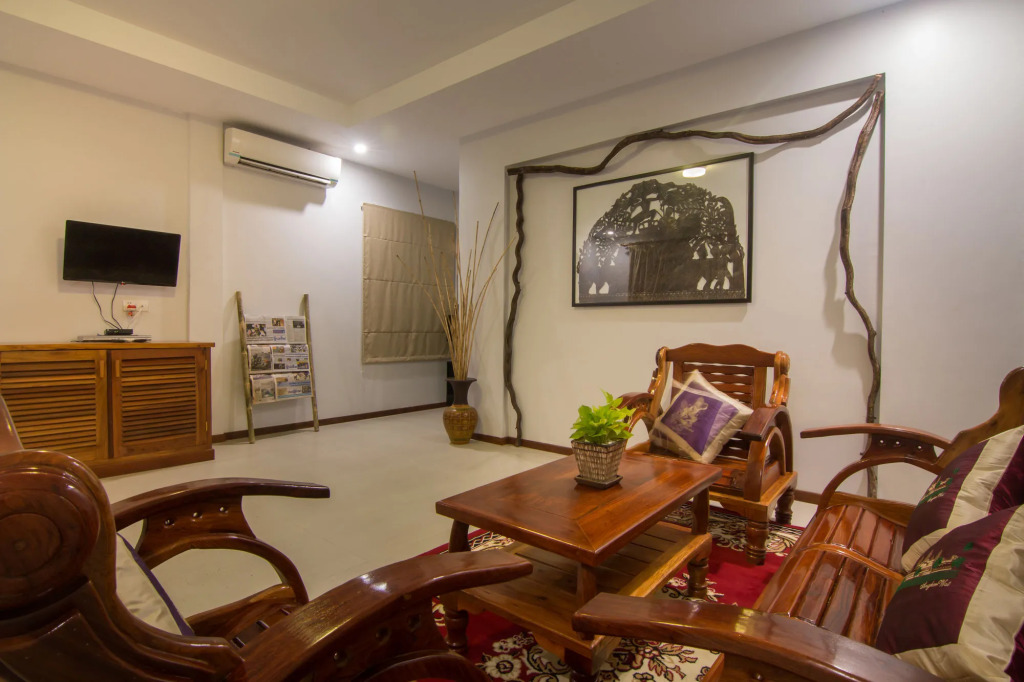Samnak Lounge