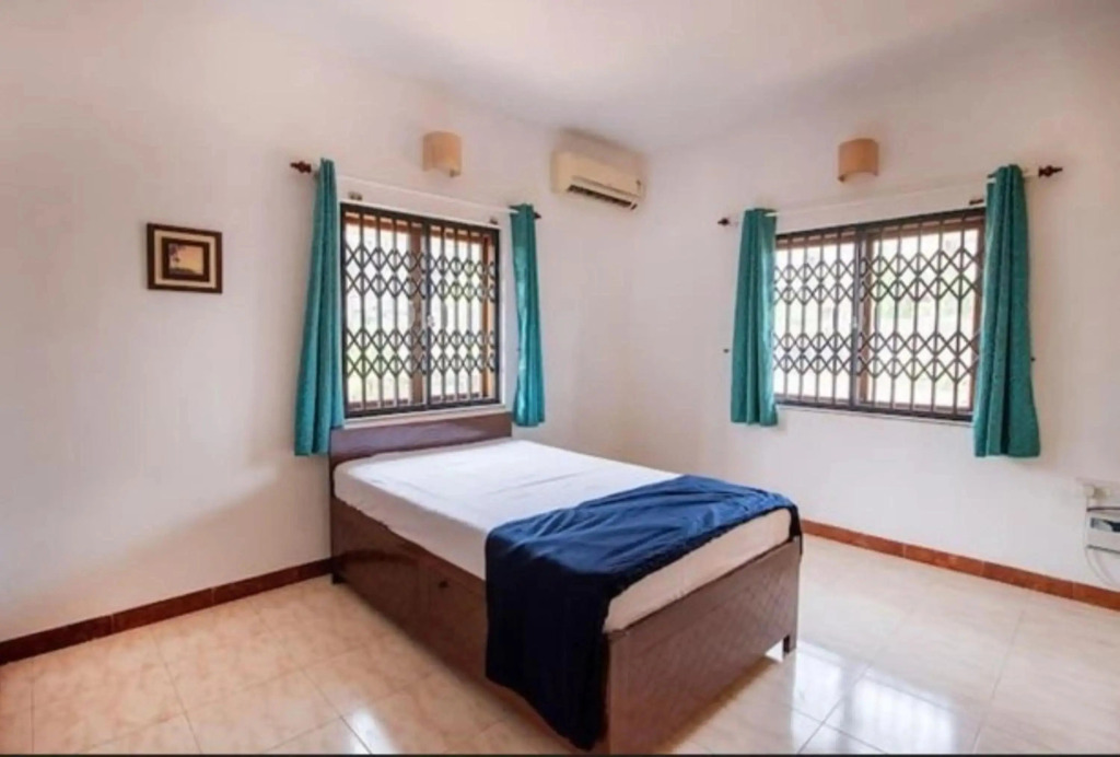 Dona Paula Apartment