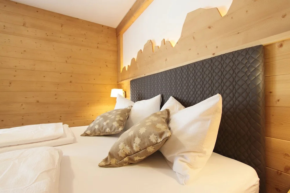 DOLOMITES B&B - Suites, Apartments and SPA