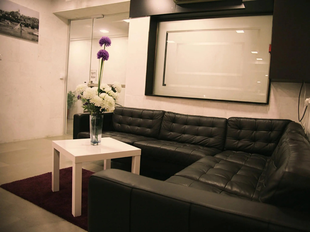 Lenis Hotel