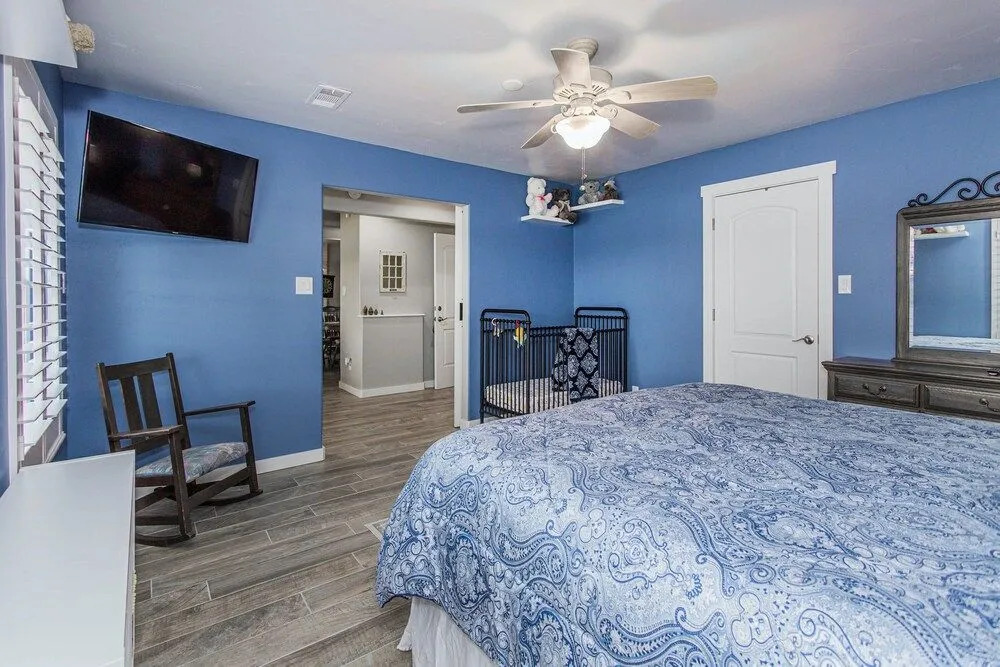 Waterfront 5 BR w/ Hot Tub Sleeps 13!