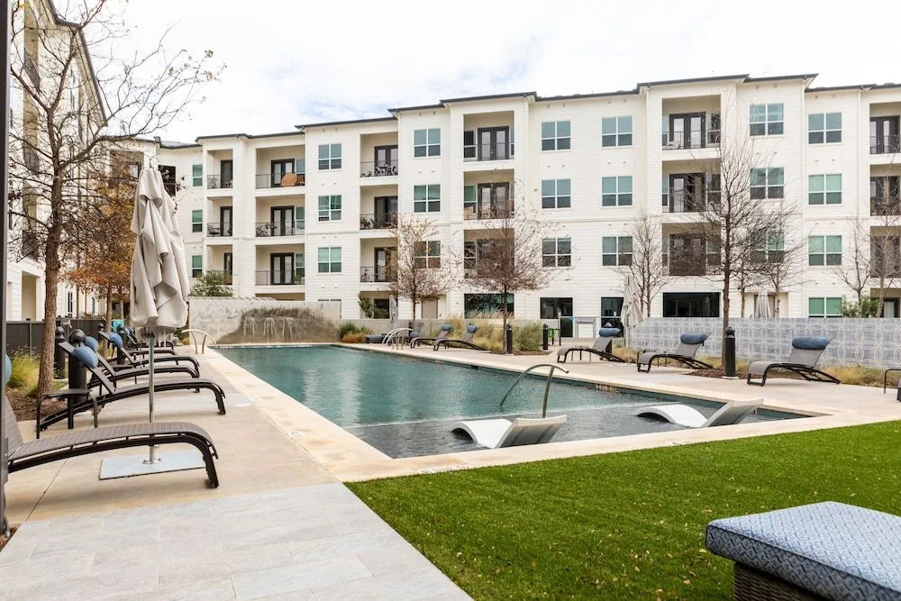 WanderJaunt -- Luxe East Austin Apartments