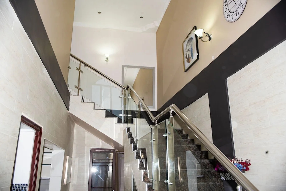 Lusaka Luxe - Your Private Oasis Awaits in the Heart of Zambia
