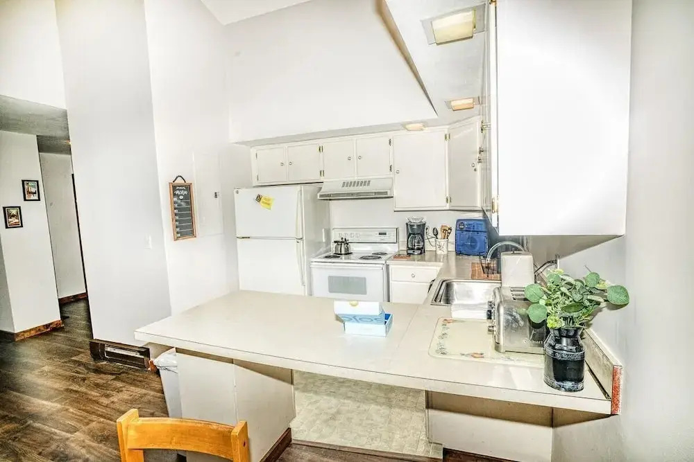 Gateway Condo A25