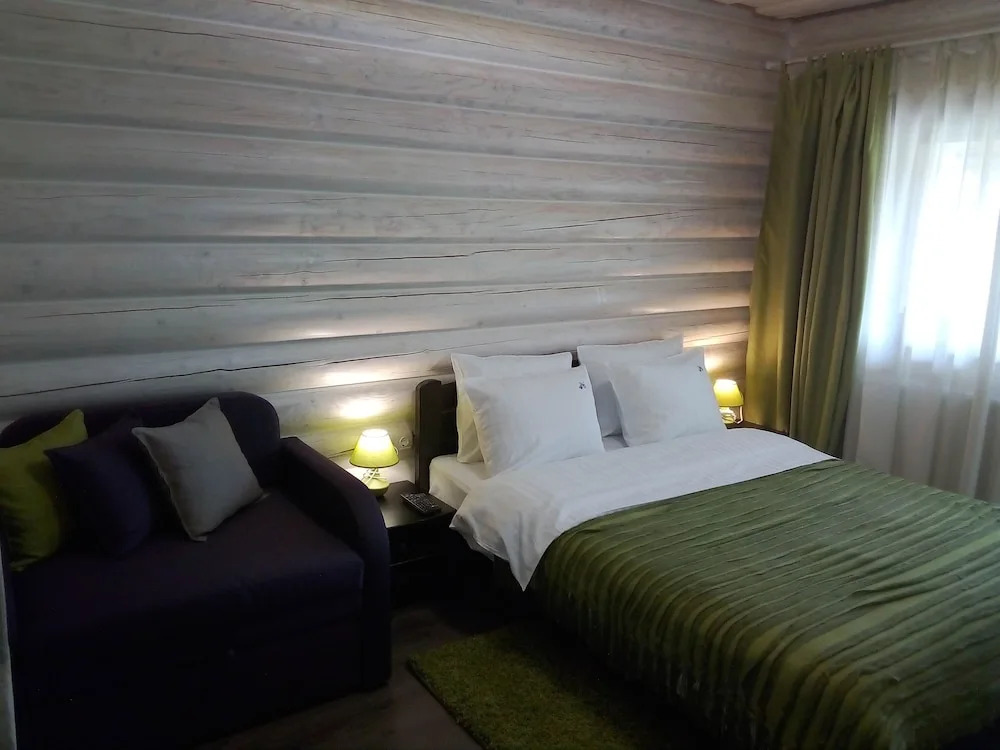 Whiteberry hotel