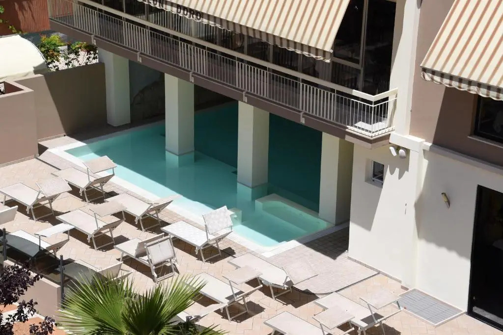 Hotel Leon Doro
