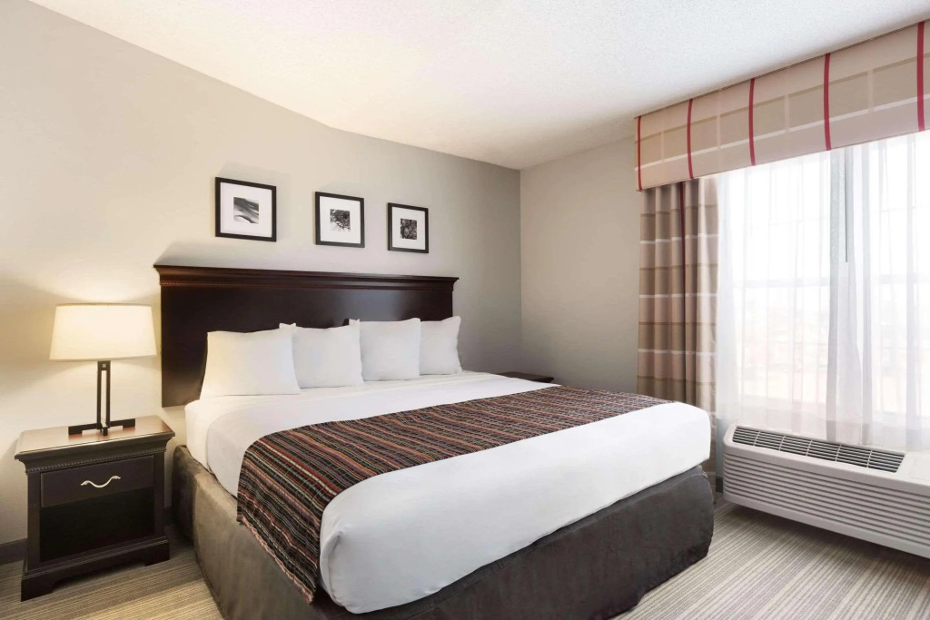 Country Inn & Suites by Radisson, Kearney, NE