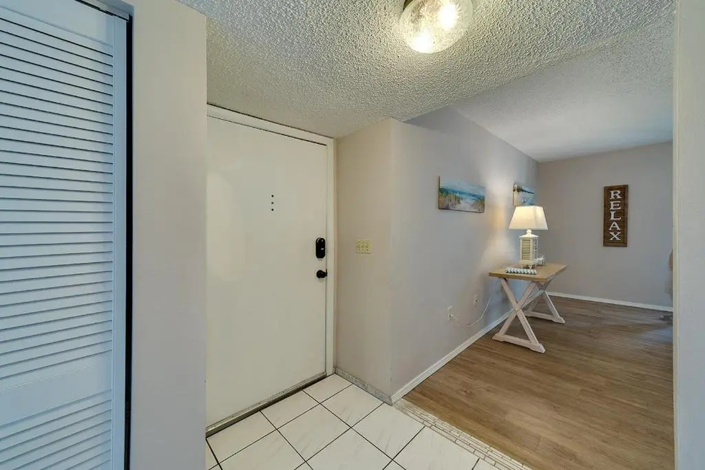 Siesta Key Beach - 2 Bedroom - 3 Beds - 3 Bathroom Duplex with Heated Swimming Pool