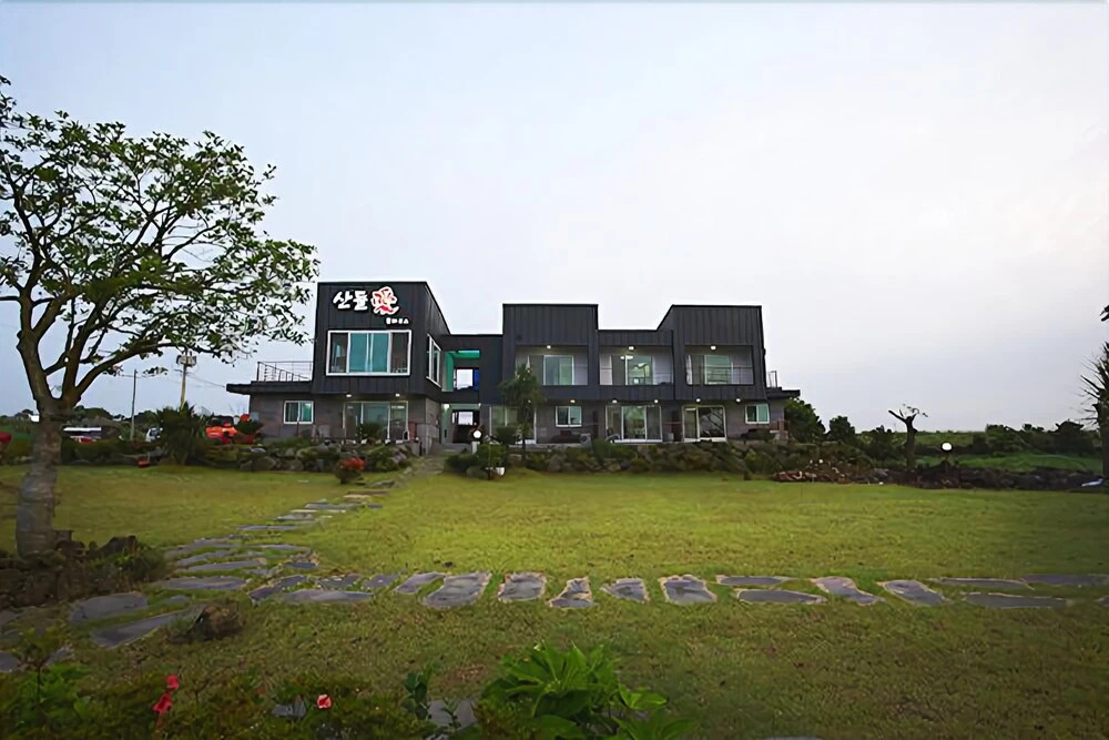 Seogwipo Sandule Pool House Pension