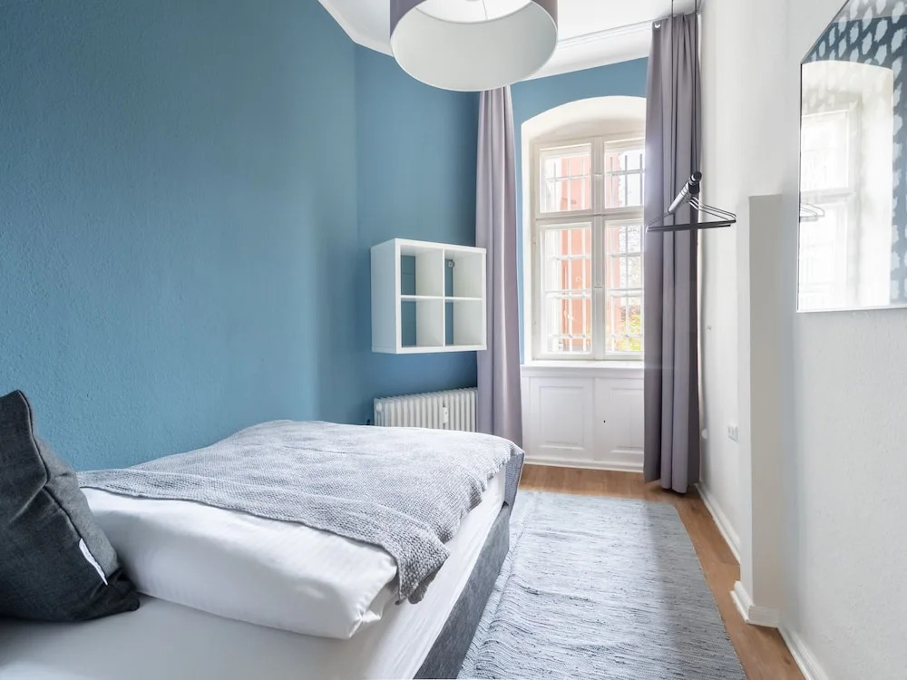 Primeflats - Huge Apartment at Gasometer 17