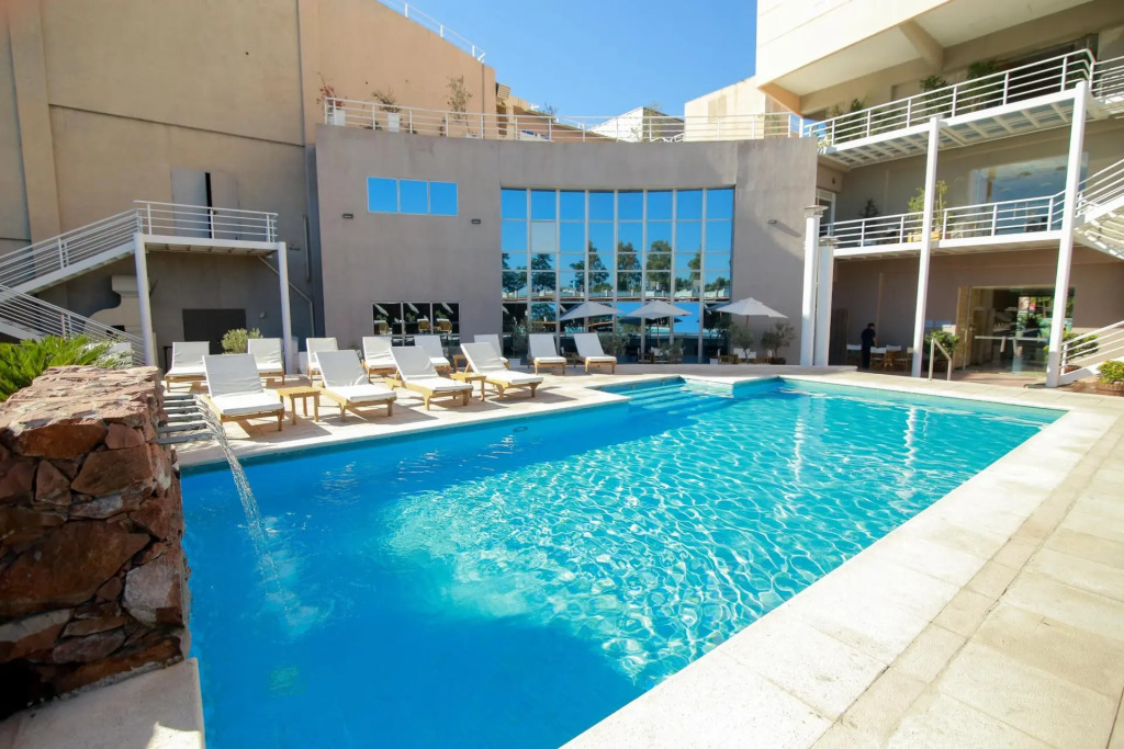 Hotel Tower Inn & Suites