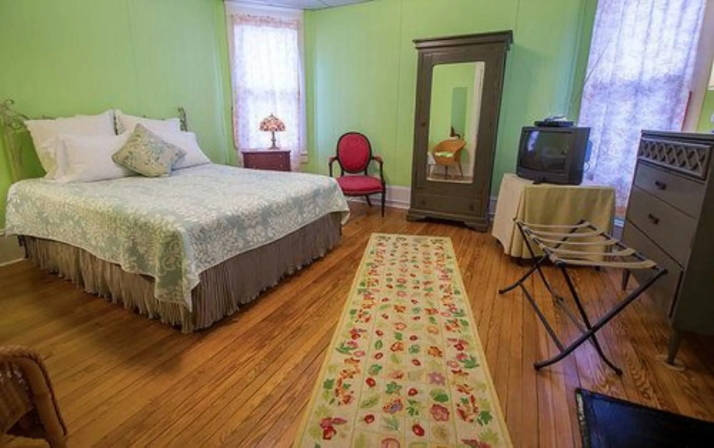 The Dailey Renewal Retreat B & B