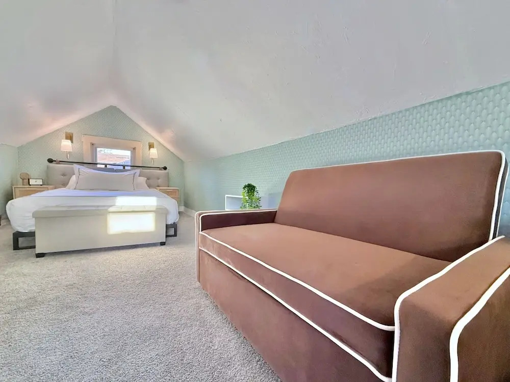 The Colonial Mt. Lebanon by Luxe PGH