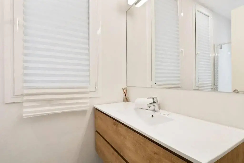 Arc de Triomf Luxury Modern 2-Bedroom 2-Bathroom
