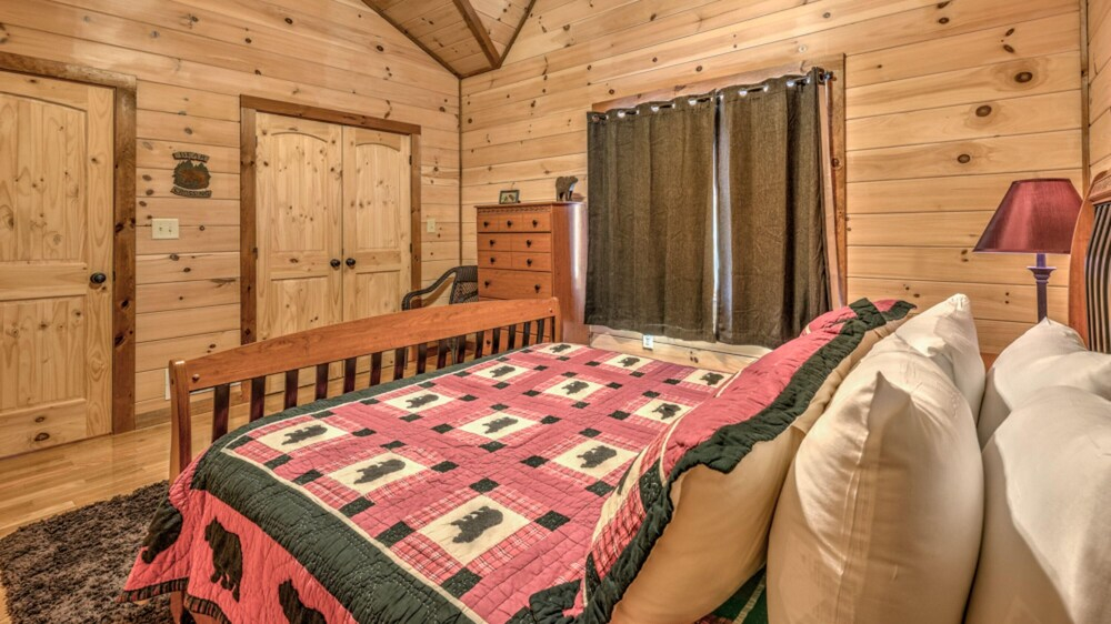 Lazy Dayz Getaway by Escape to Blue Ridge