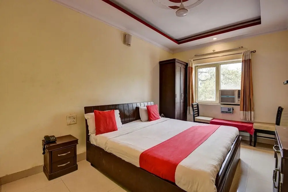 Hotel Ess Kay by OYO