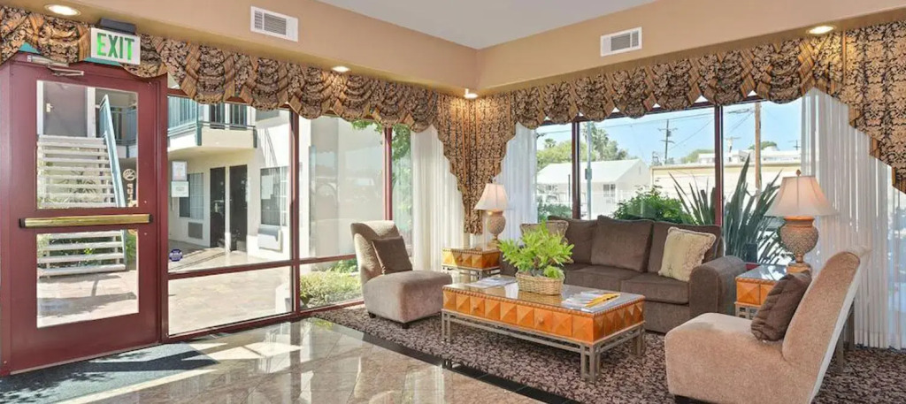 Tarzana Inn