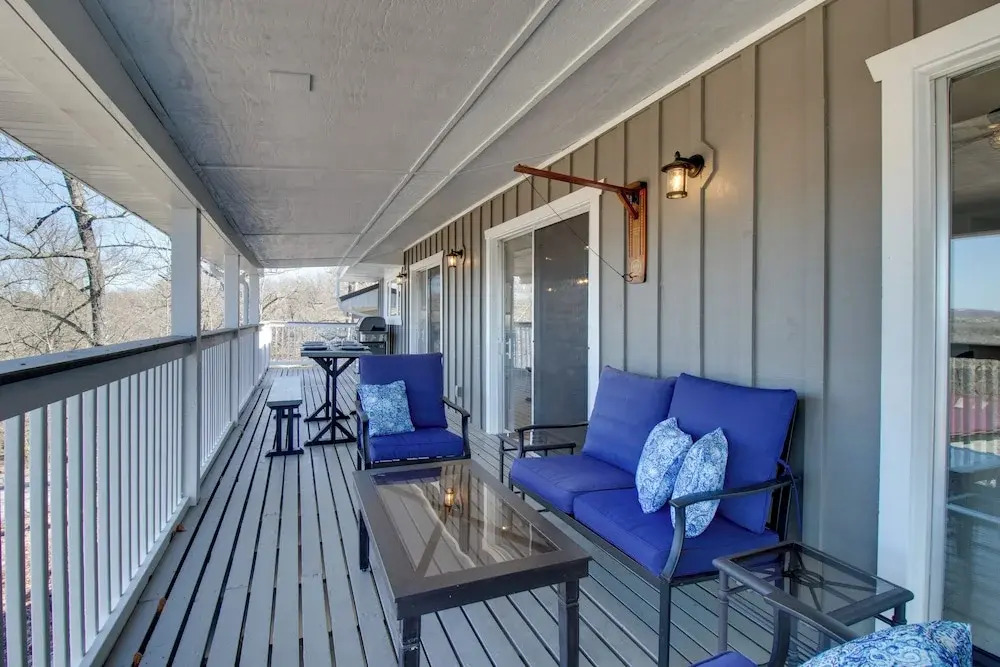 Beautiful Lakeview Home: Near Bull Shoals Lake