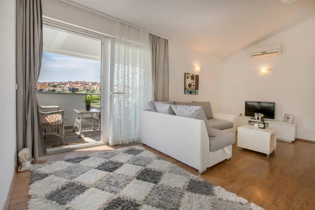Apartment Lidija