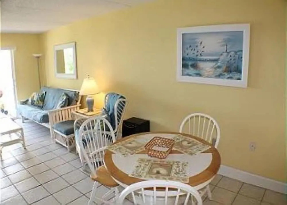 Oceanfront, 1 Bedroom Studio - Four Winds 10D