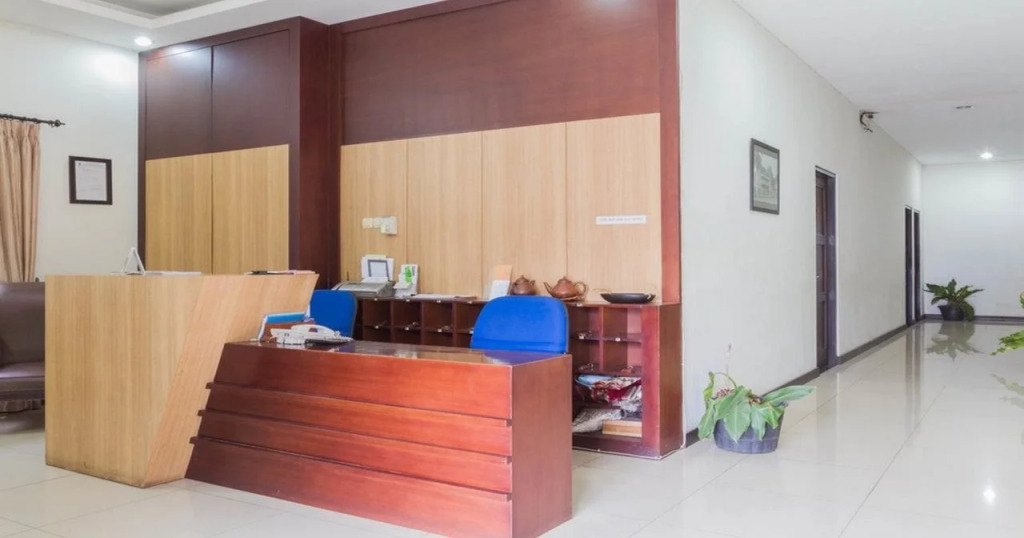 Pratidina Hotel by RedDoorz