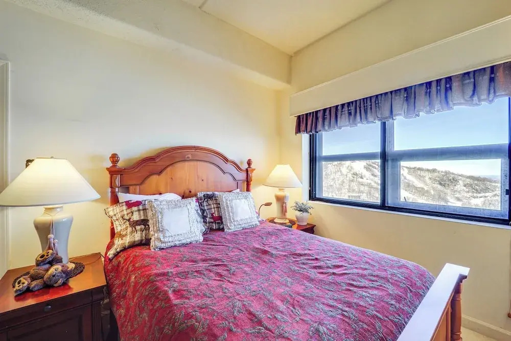 3 Mi to Sugar Mtn Slopes! Condo w/ Hot Tub & Pool