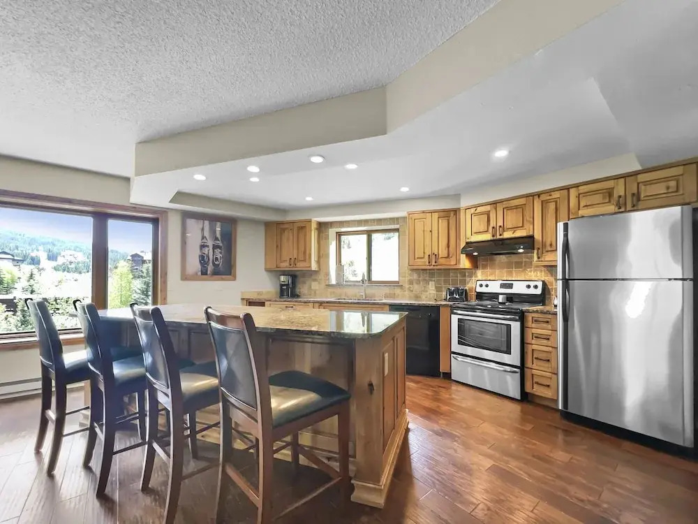 Be310 Bridge End Pet Friendly 2 Bedroom Condo by RedAwning