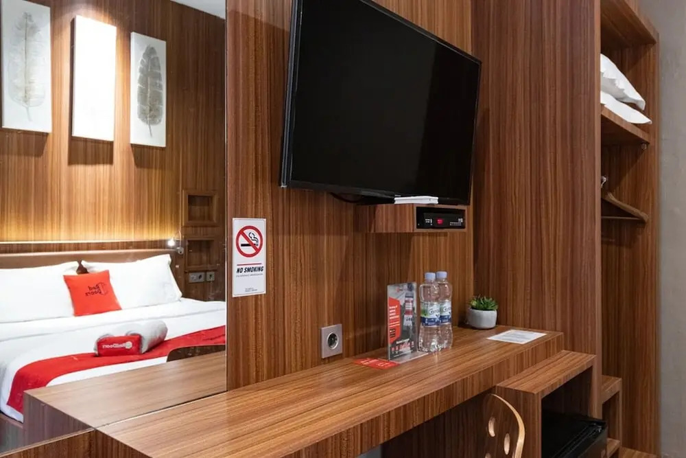 De Natio Guest House Jalan Gaharu by RedDoorz