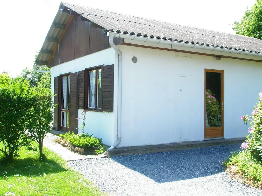 House With 2 Bedrooms in Saint-pierre-de-cormeilles, With Enclosed Gar