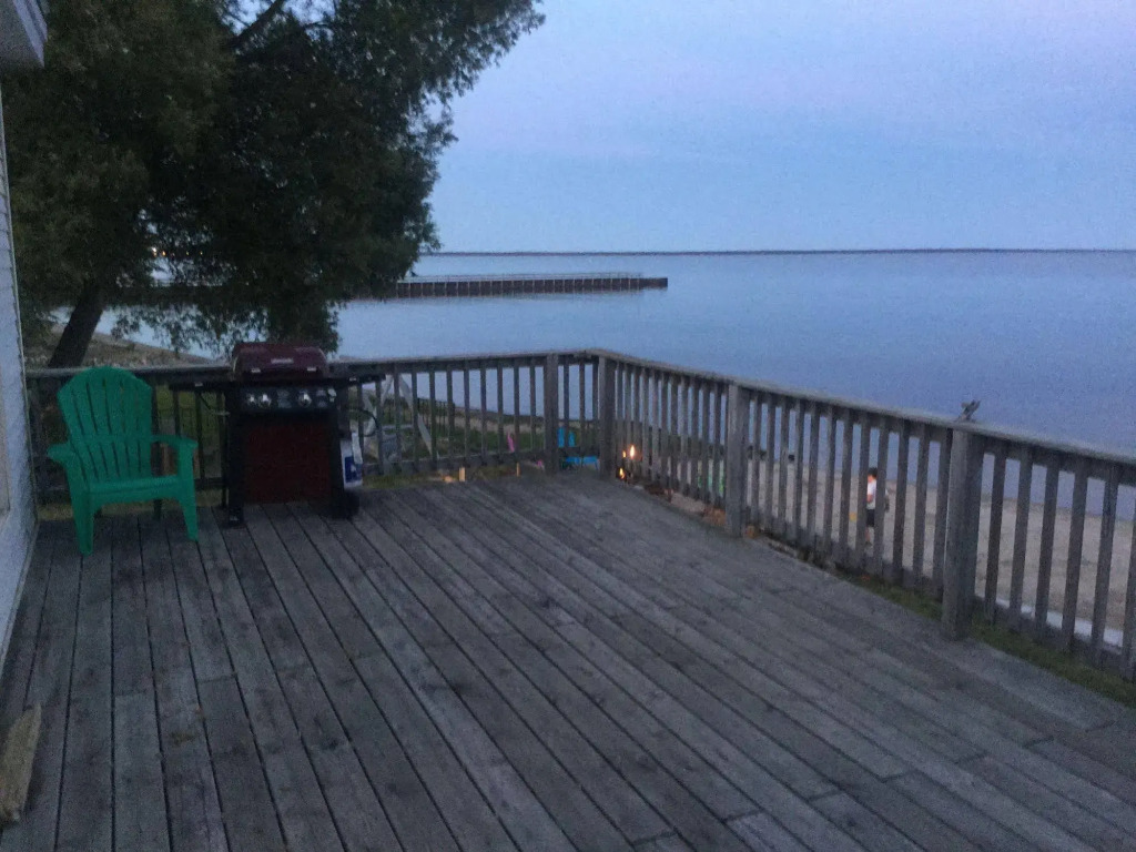 Waters Edge Motel