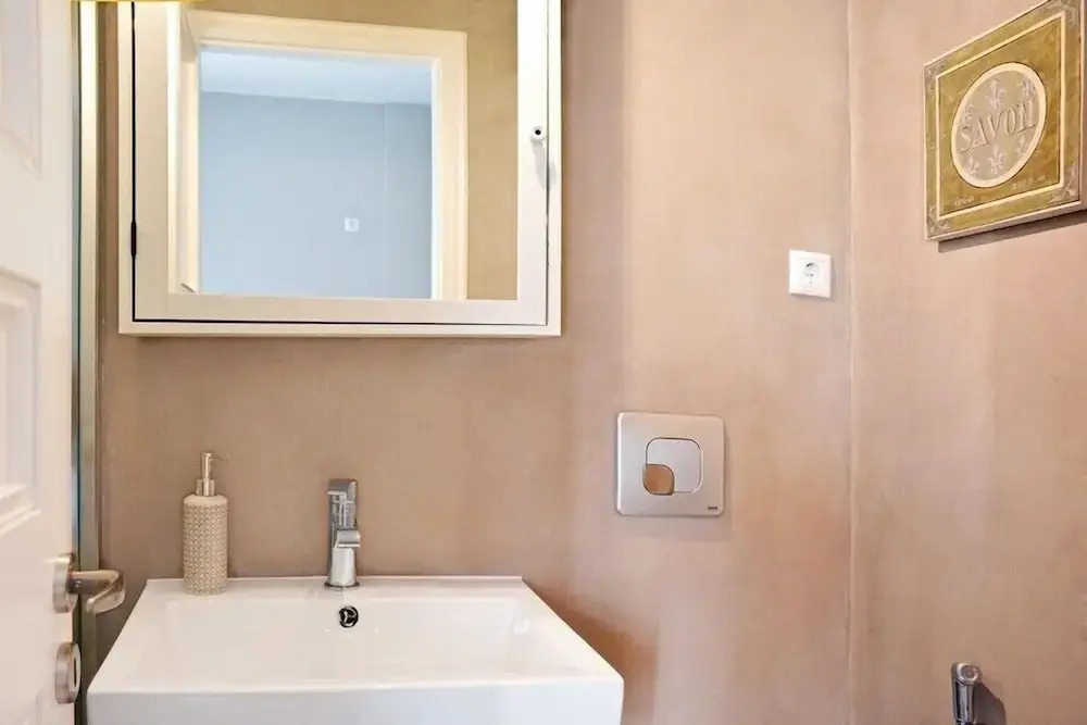 Three Bedrooms Apartment in City Center