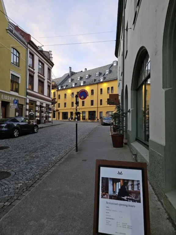 In the Heart of Brosundet! Fully Equipped 3 Bed Room Ap