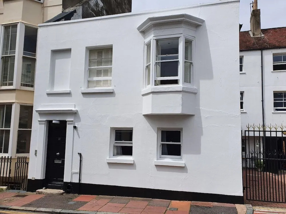 Waynes Place