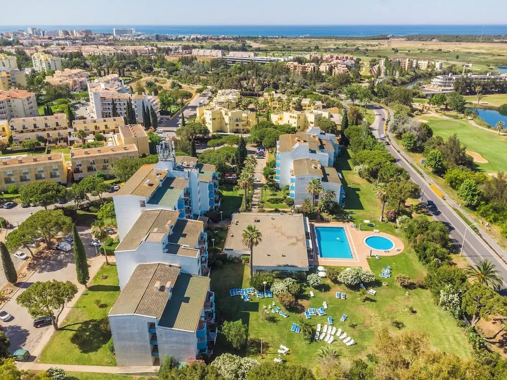 1BR Apartment with Pool at Lago Azul