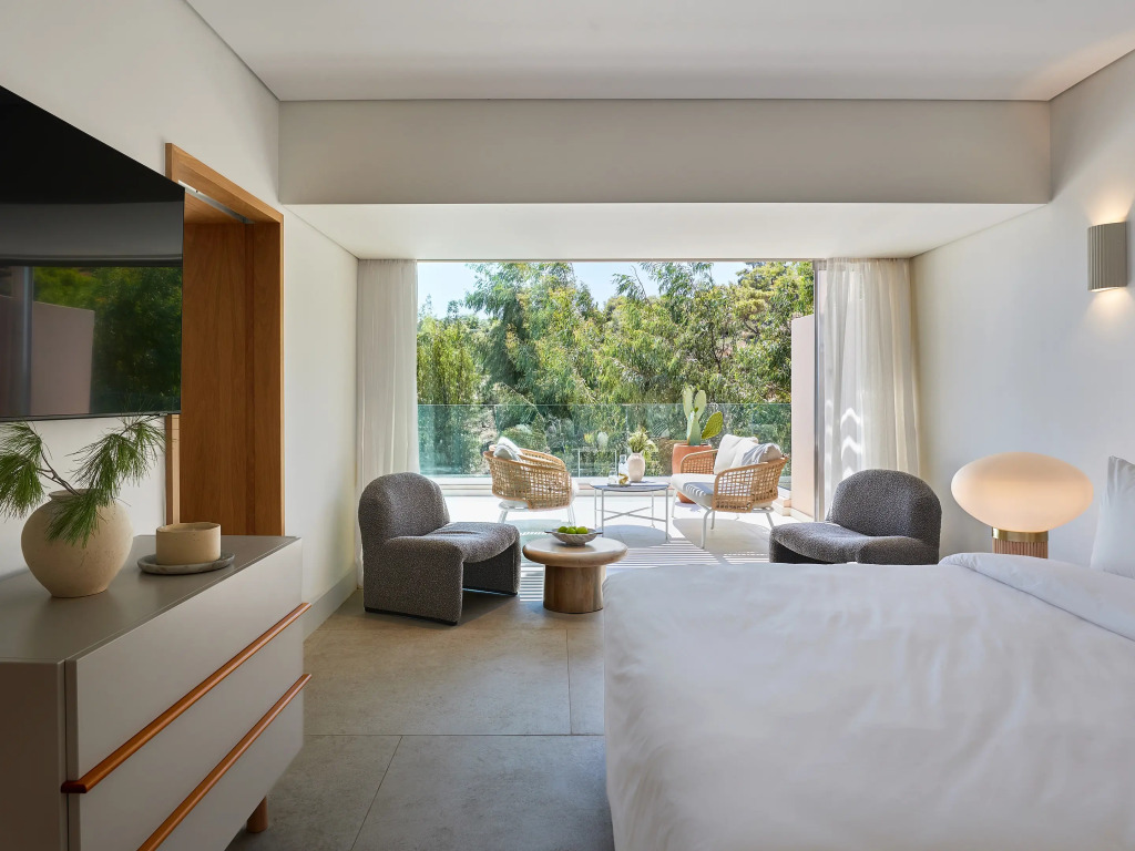 Cape Sounio, a Resort to Live