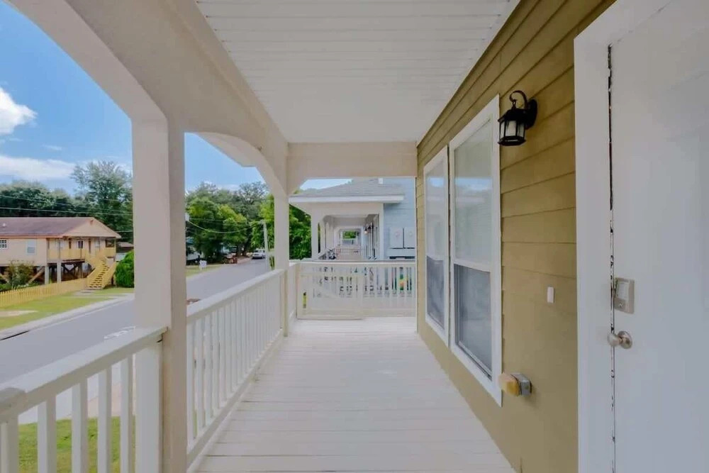 Cozy 2 Bed Duplex Just Blocks From Downtown Biloxi